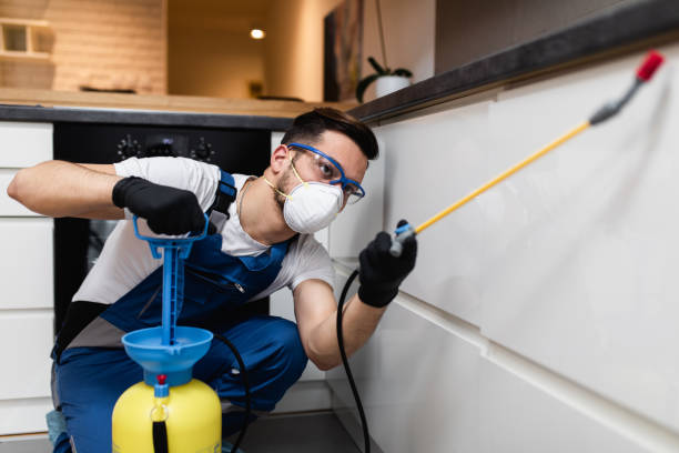 Pest Control Cost in Lauderdale Lakes, WI